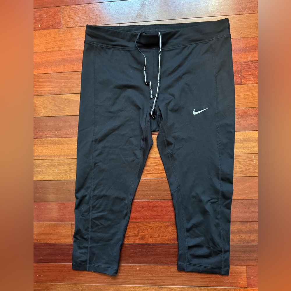 Nike Dri-Fit Women’s Black Athletic Capri